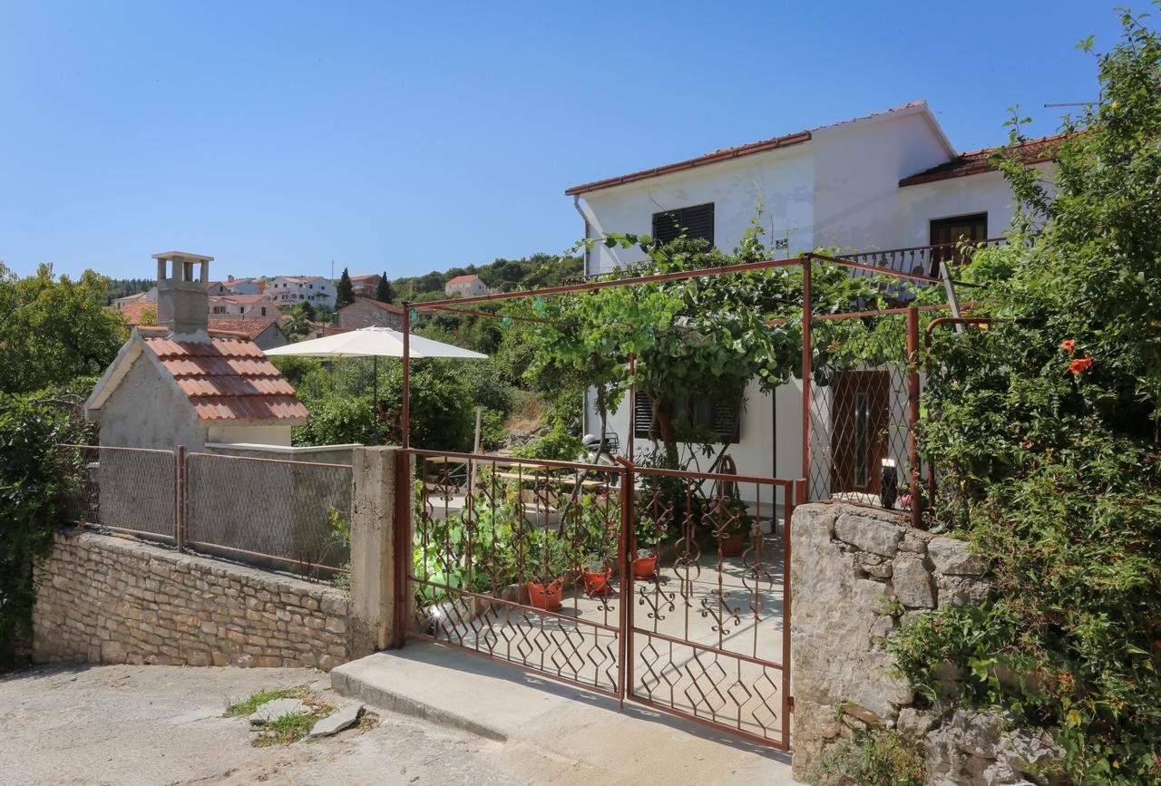 Apartment Vitaic Supetar Exterior photo