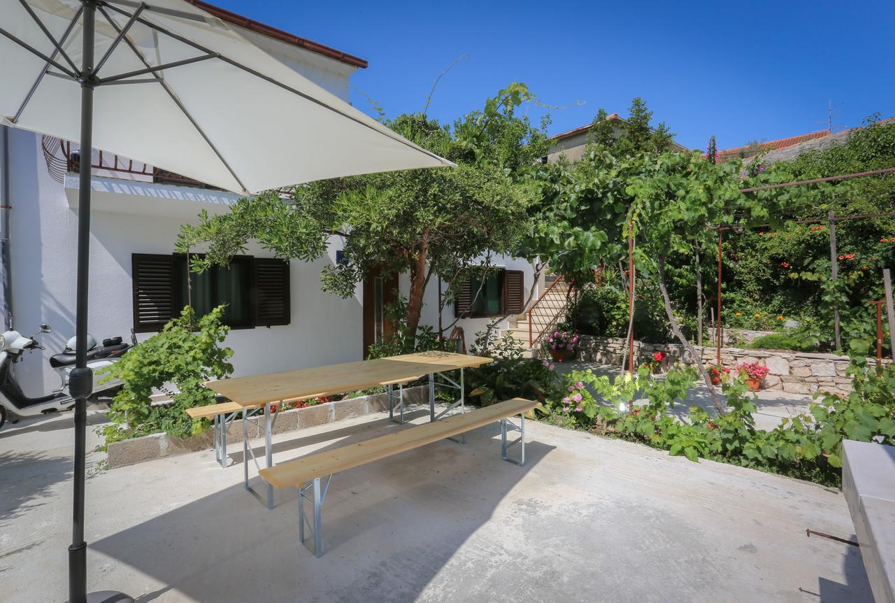 Apartment Vitaic Supetar Exterior photo