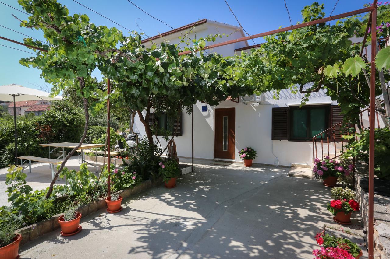 Apartment Vitaic Supetar Exterior photo