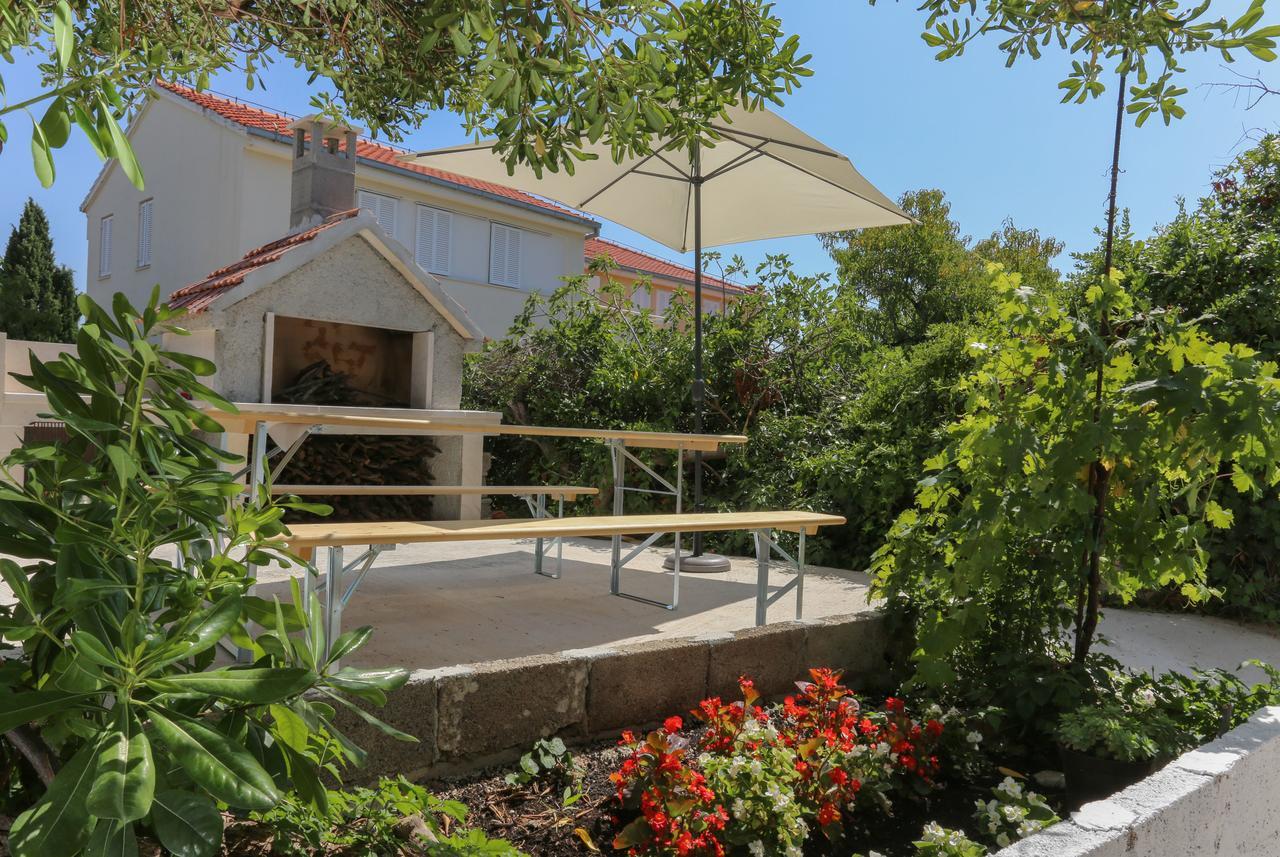 Apartment Vitaic Supetar Exterior photo