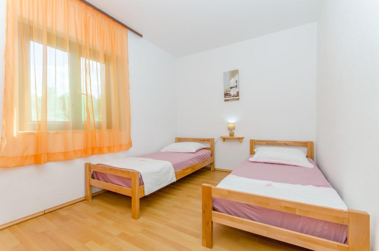 Apartment Vitaic Supetar Exterior photo