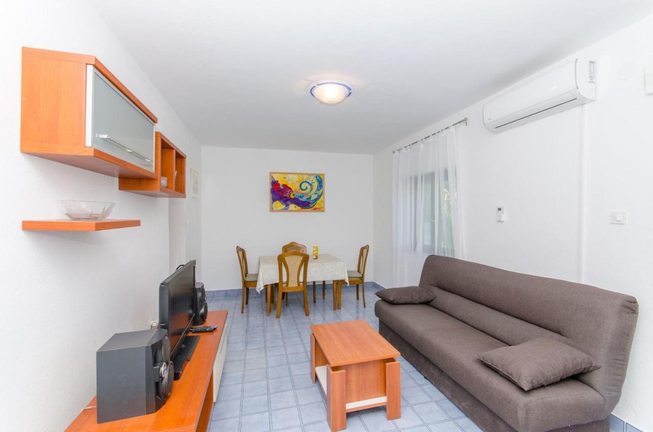 Apartment Vitaic Supetar Exterior photo