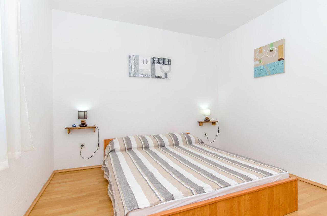 Apartment Vitaic Supetar Exterior photo
