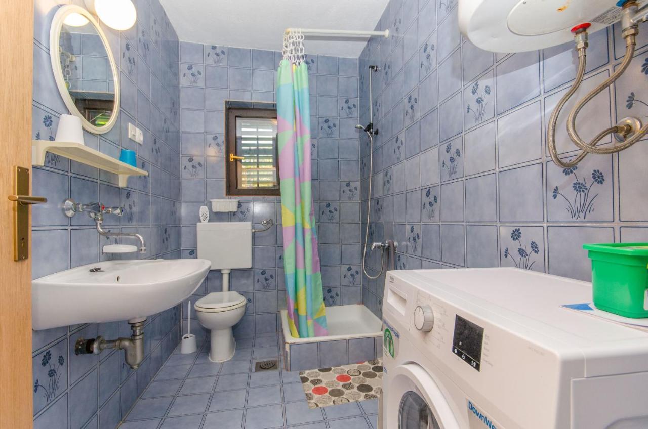 Apartment Vitaic Supetar Exterior photo