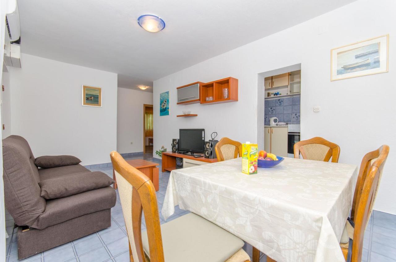 Apartment Vitaic Supetar Exterior photo